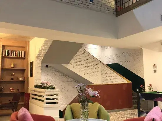 Wuxi Leisure Primary Color Inn