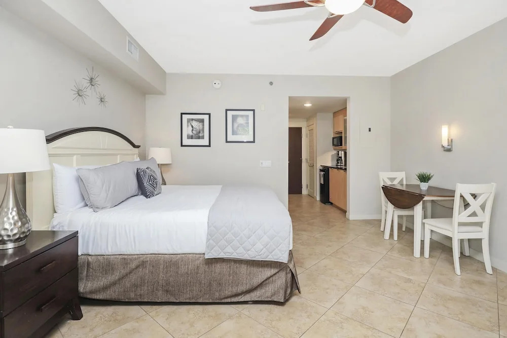 Bahia 4215 - Second Floor - Studio - Sleeps 4