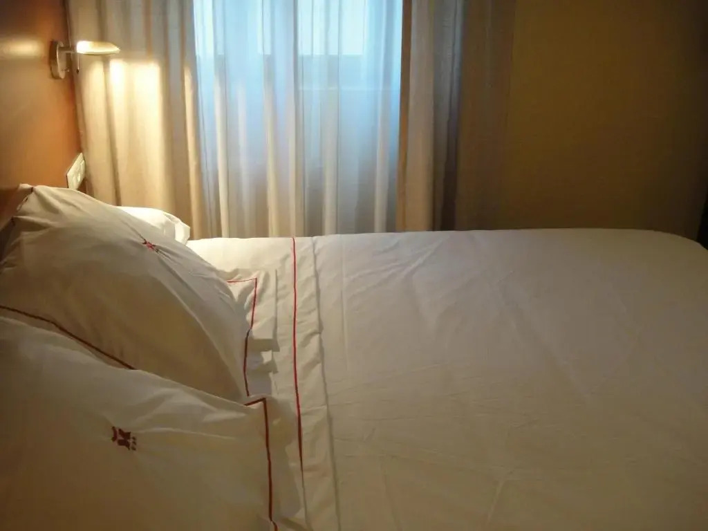HOTEL XAUEN en pleno centro con acceso autorizado y a 100m de la Catedral