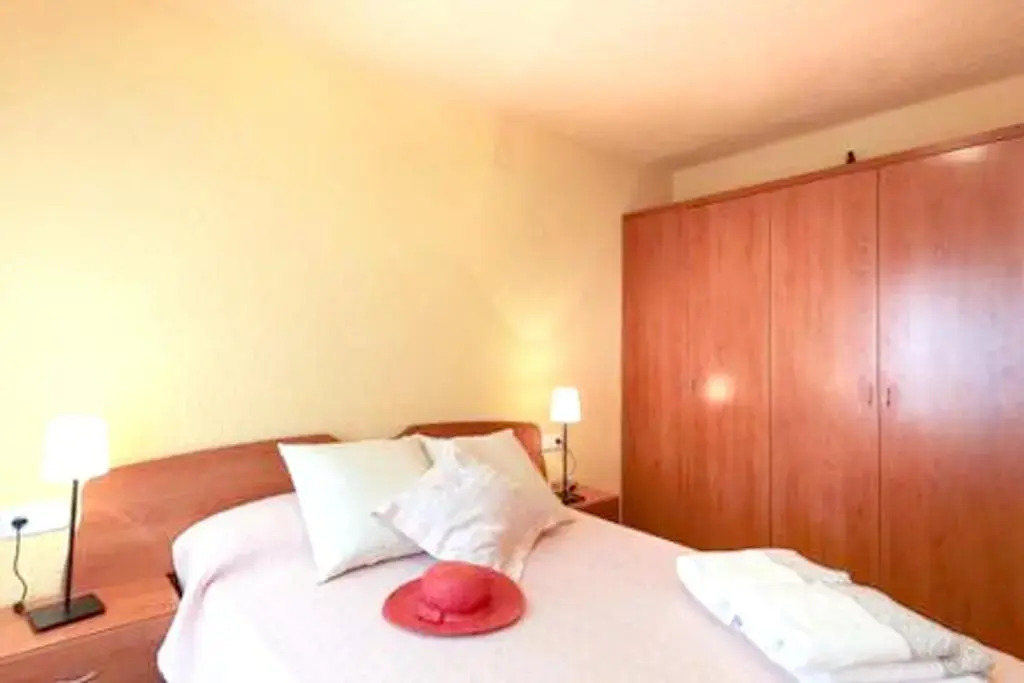 Apartment With one Bedroom in Blanes, With Wonderful City View and Furnished Terrace - 100 m From the Beach
