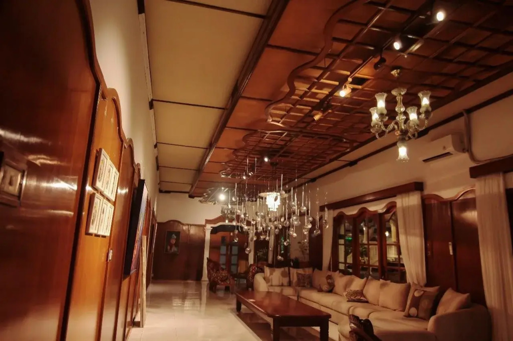 Raintree Boutique Villa & Gallery