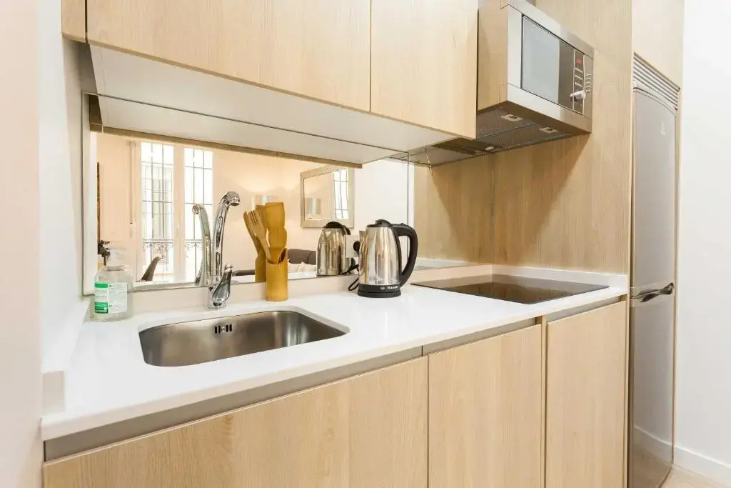 For You Rentals Puerta del Sol Apartments TEMPORAL PRE104B