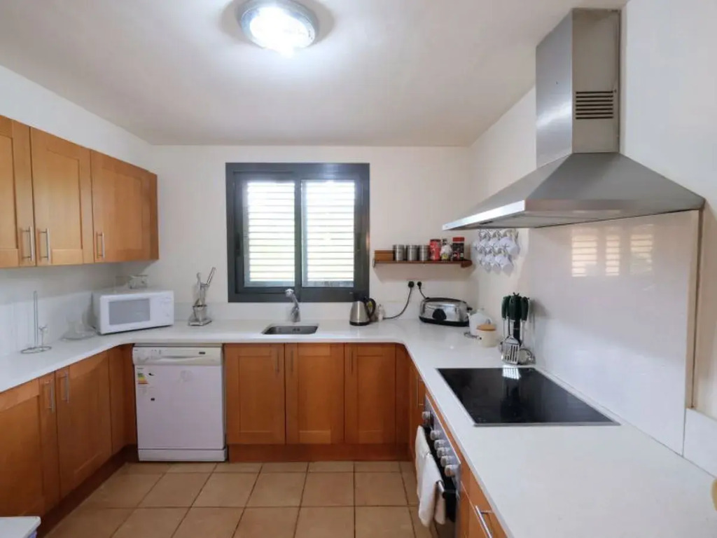 Villa Familiar c/Piscina + Wifi y Parking Gratis by Sunset Rentals