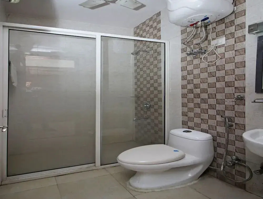 OYO Flagship 5383 Hotel Under Bridge Inn