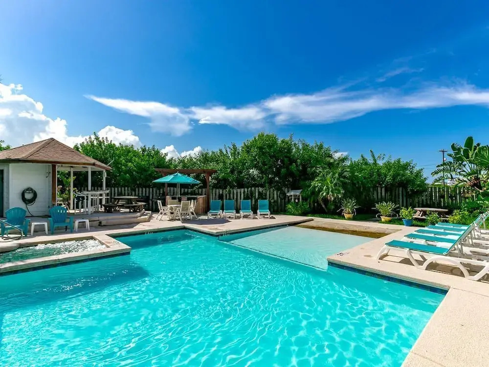 115 Sea Breeze Salty Sea Suite - One Bedroom Condo