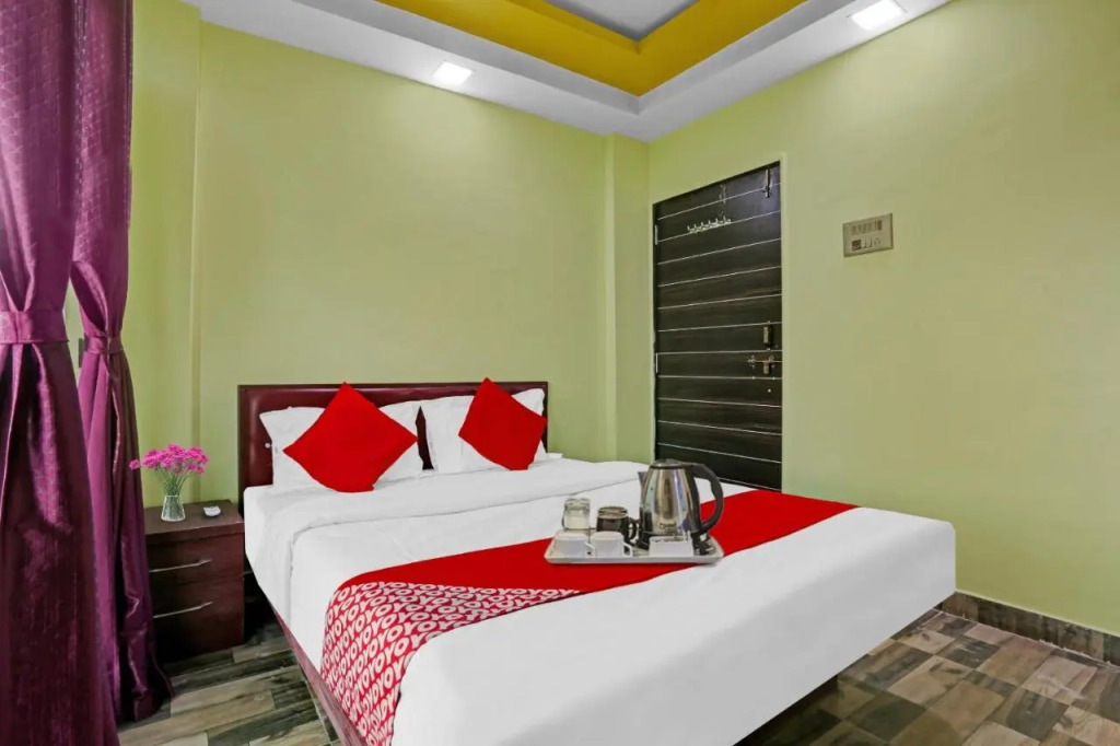OYO 700169 Om Sai Ram Residency