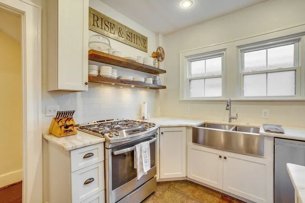 Charming Louisville Retreat w/ Patio & Fireplace!