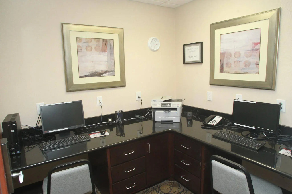 Holiday Inn Express Pembroke by IHG