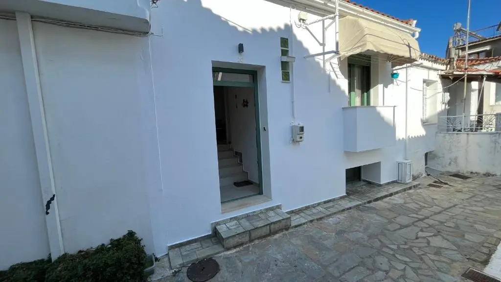 Angelos House Deluxe Apartments