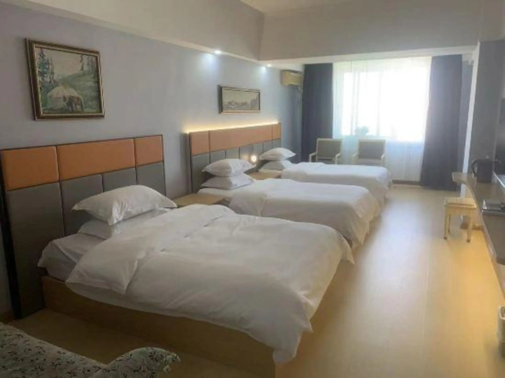 Karamay Baonai Business Hotel