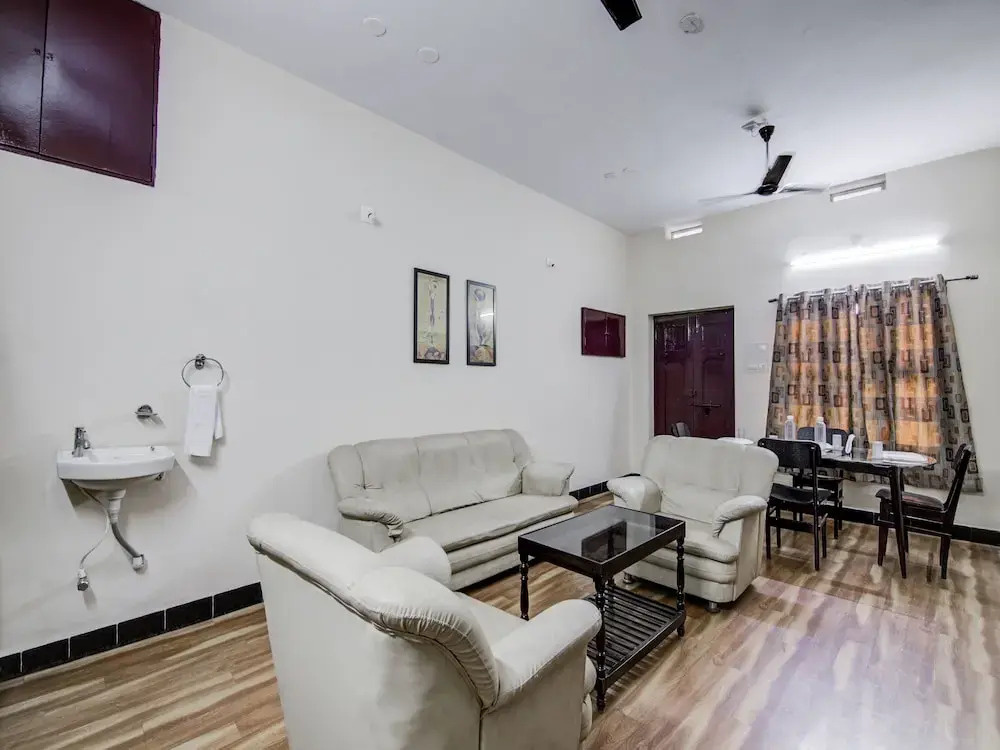 Sunrise Villas by OYO Rooms