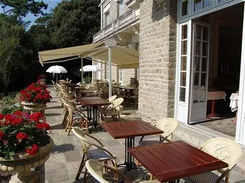 QUALYS-HOTEL Le Château Du Pelavé