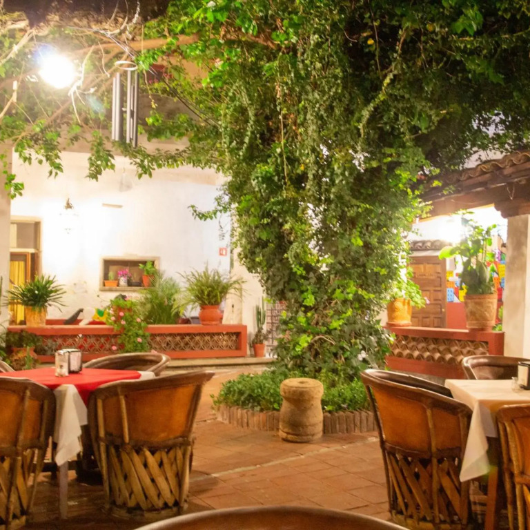 Hotel y Restaurant Embajadoras