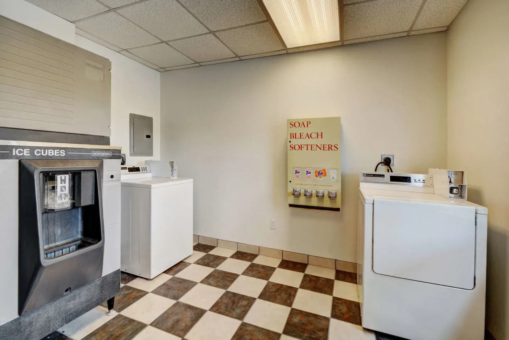 Motel 6-Seekonk, MA - Providence East