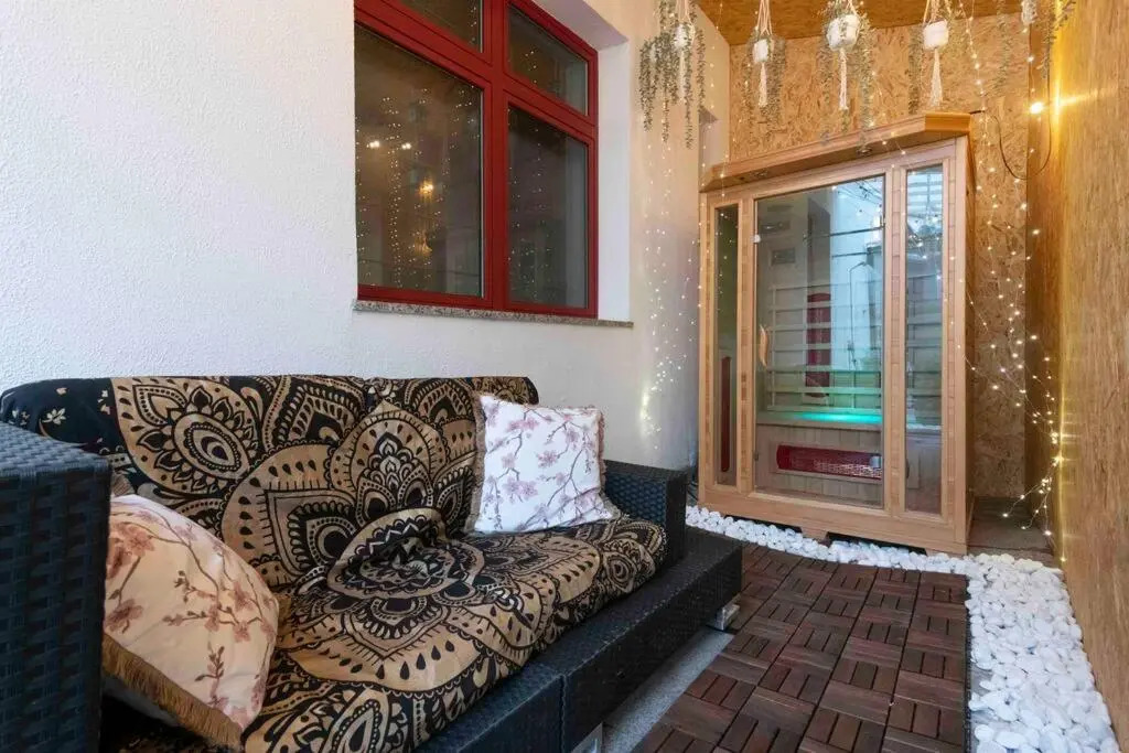 Wagner Stays - Miami Lovely romantic Garden apartment with whirlpool