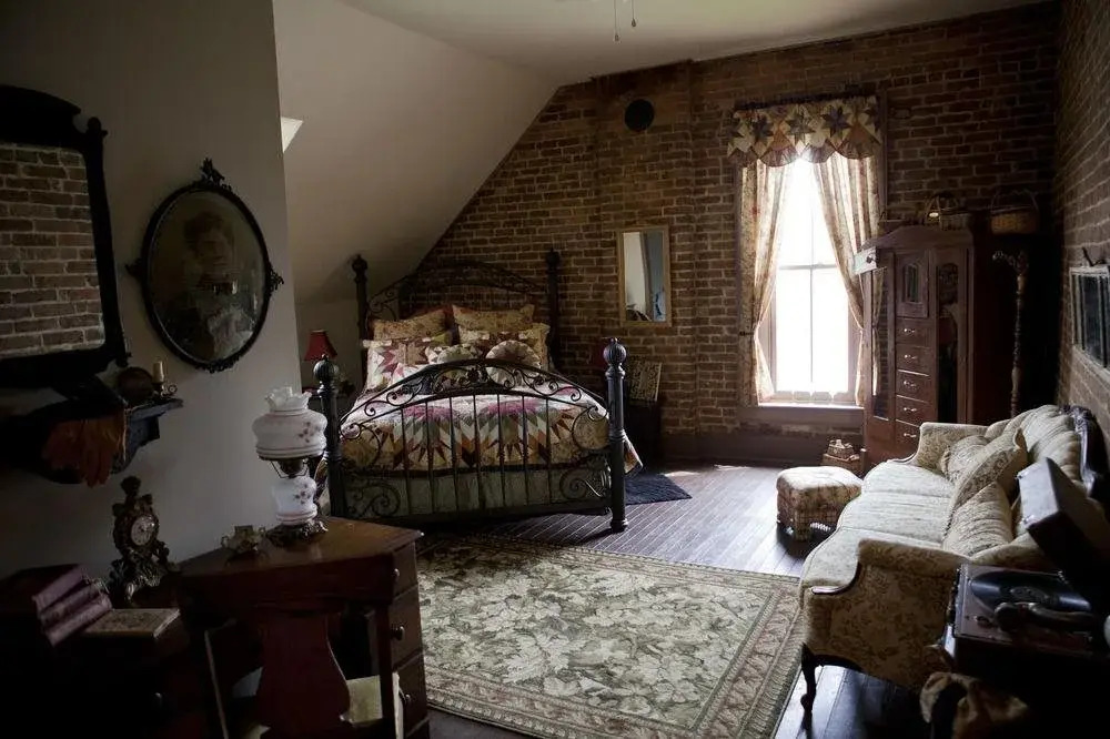 1818 Main Street Bed & Breakfast