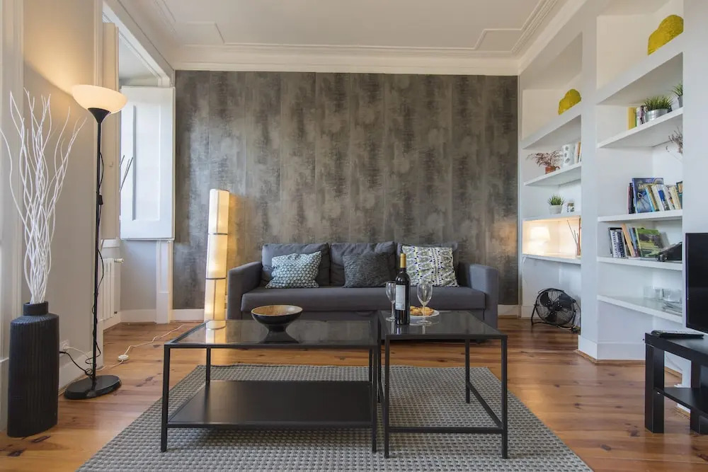 Trendy & Lightful Apartment