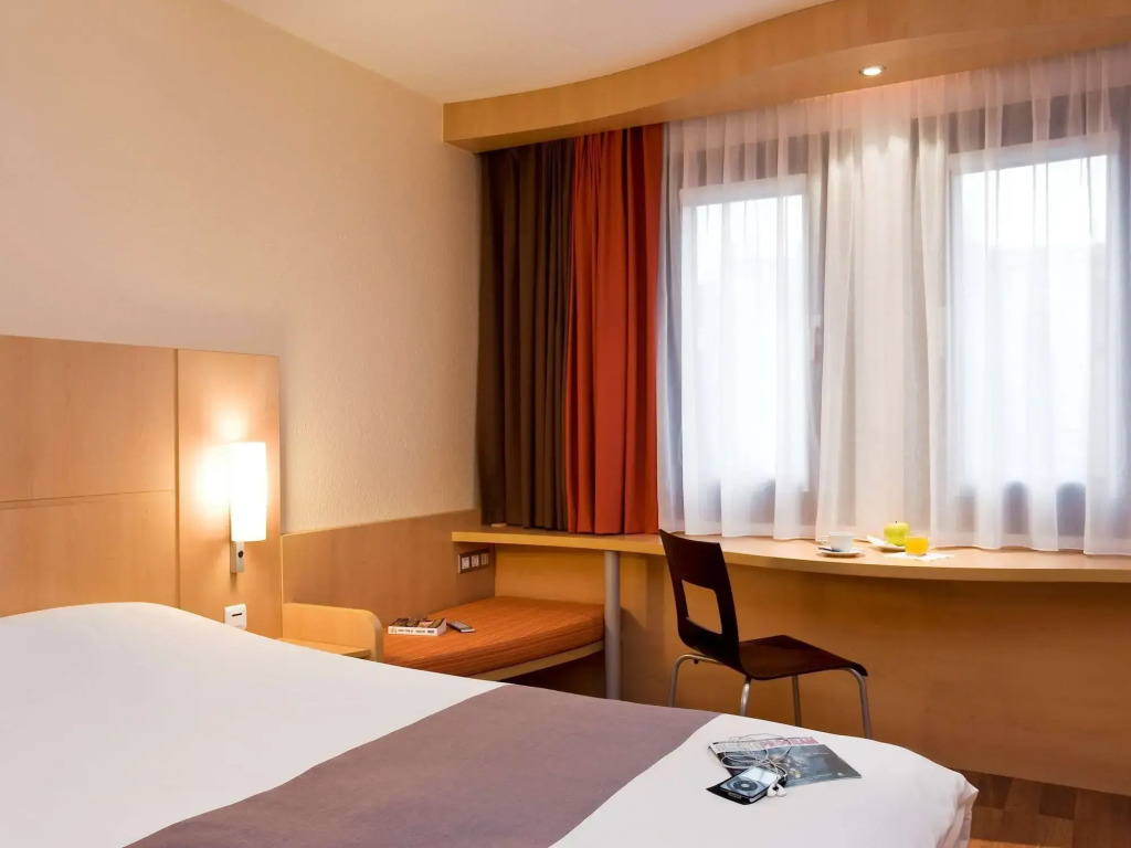 Ibis Budapest Heroes Square