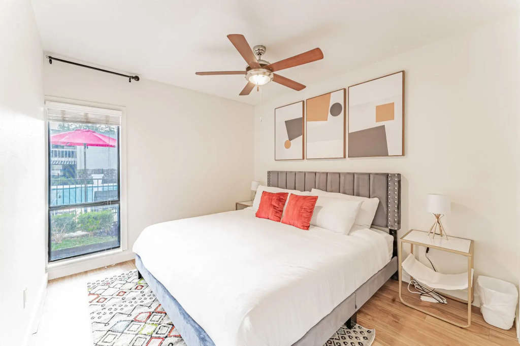 Chic 2BR Near Triangle With King Beds Fast Wifi