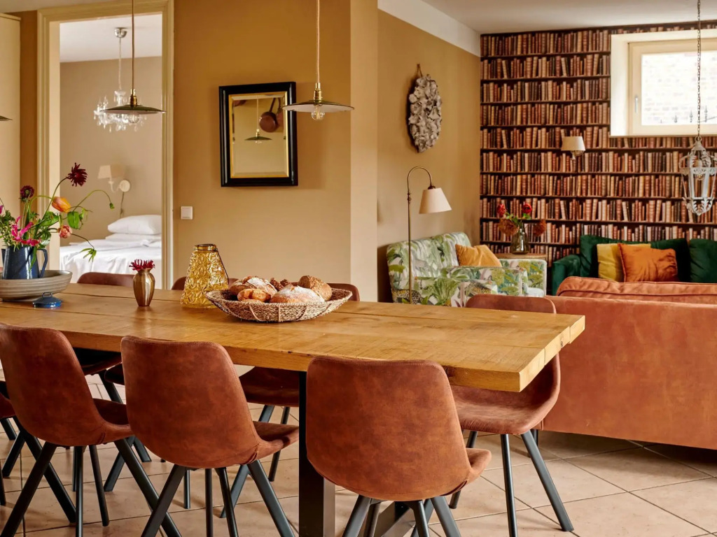 Colorful Holiday Home in Baarlo Near Boating With Hot Tub