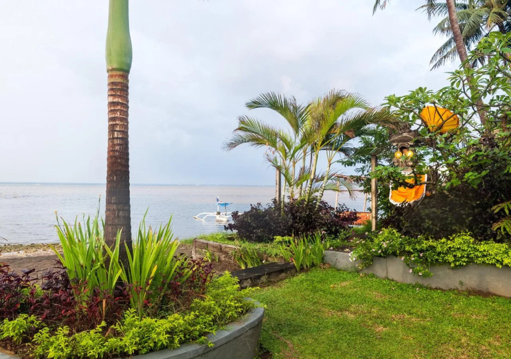 Dolphin Beach Bali