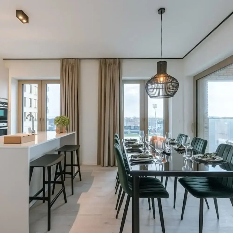 Beautiful Apartment With Terrace and Parking