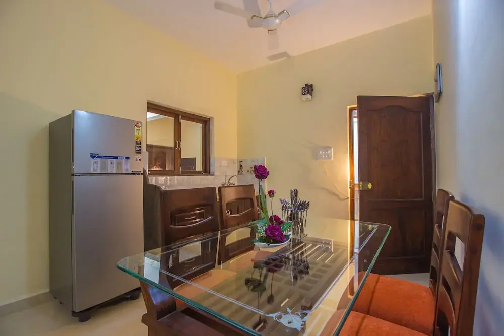 OYO 22842 Home Elegant Studio Varca