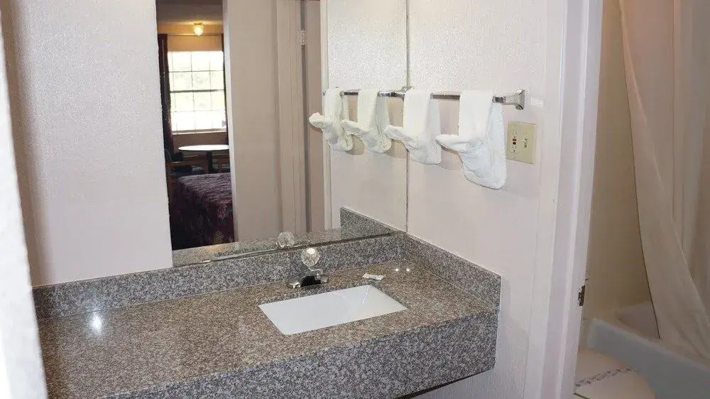 Travelers Inn