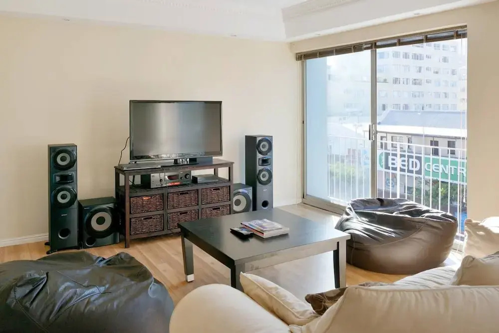 2 Bedroom Sea Point Apartment