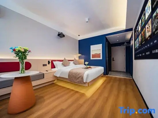 Starry Cloud Hotel