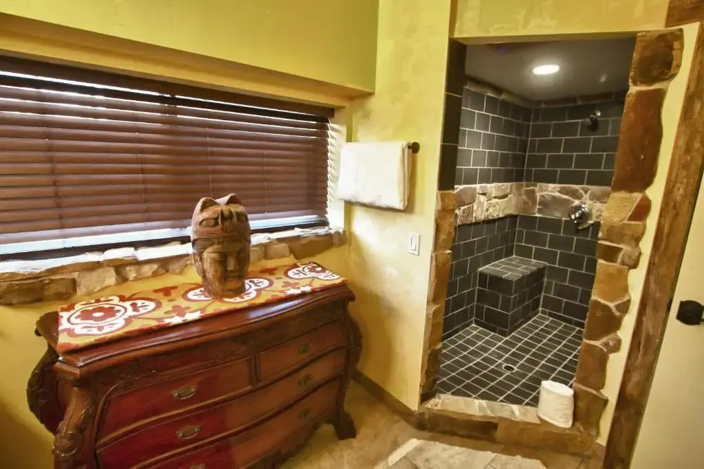 Nomads Hotel