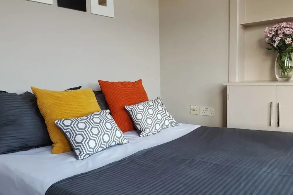 Dragon - Dumbarton Apartment 2 Bedroom Home