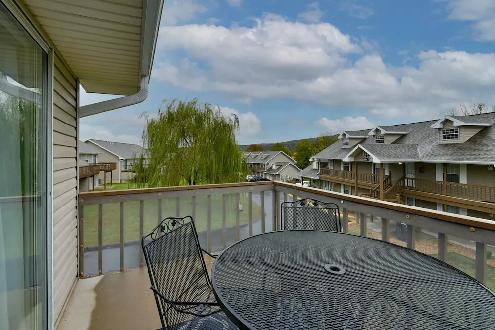 Memory Maker Condo - Great Location - Updated - Walk to Restaurant and Store!