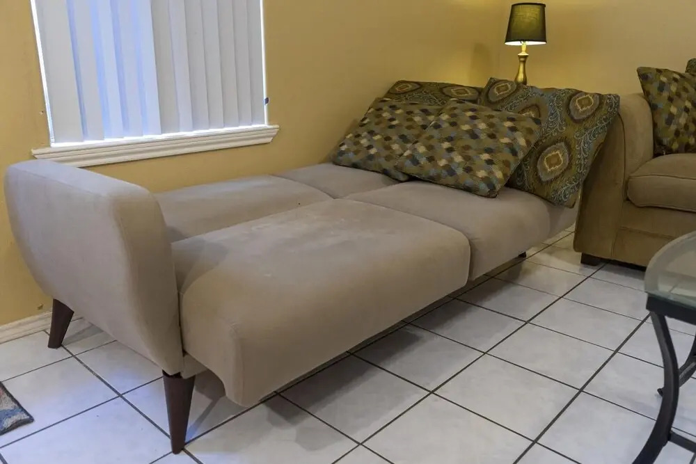 Ground Floor Duplex 1/2 block to Beach BBQ ok 2 Bedroom Home by RedAwning