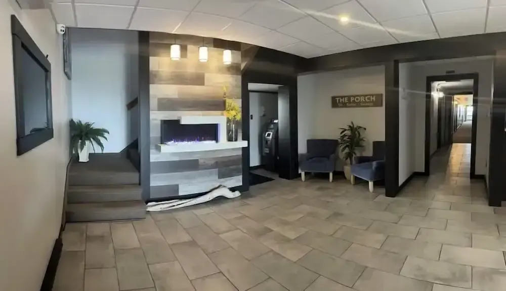 Acadian Hotel