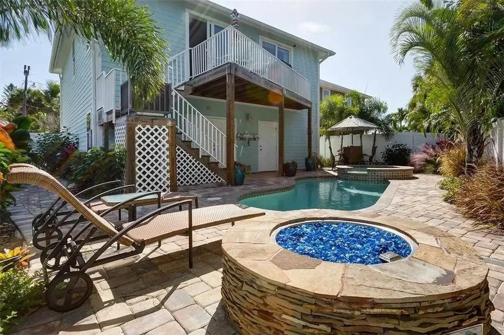 Sea la Vie 3 Br home with Pool Hot Tub by RedAwning