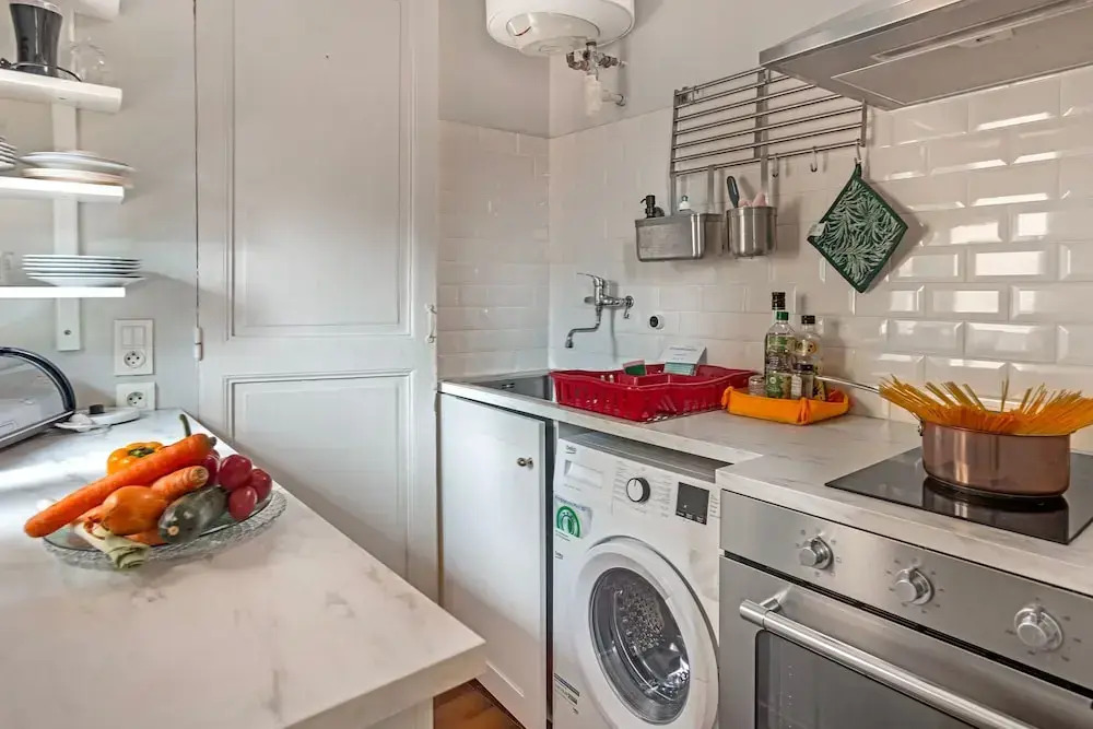 Mattoni in Menton With 1 Bedrooms and 1 Bathrooms