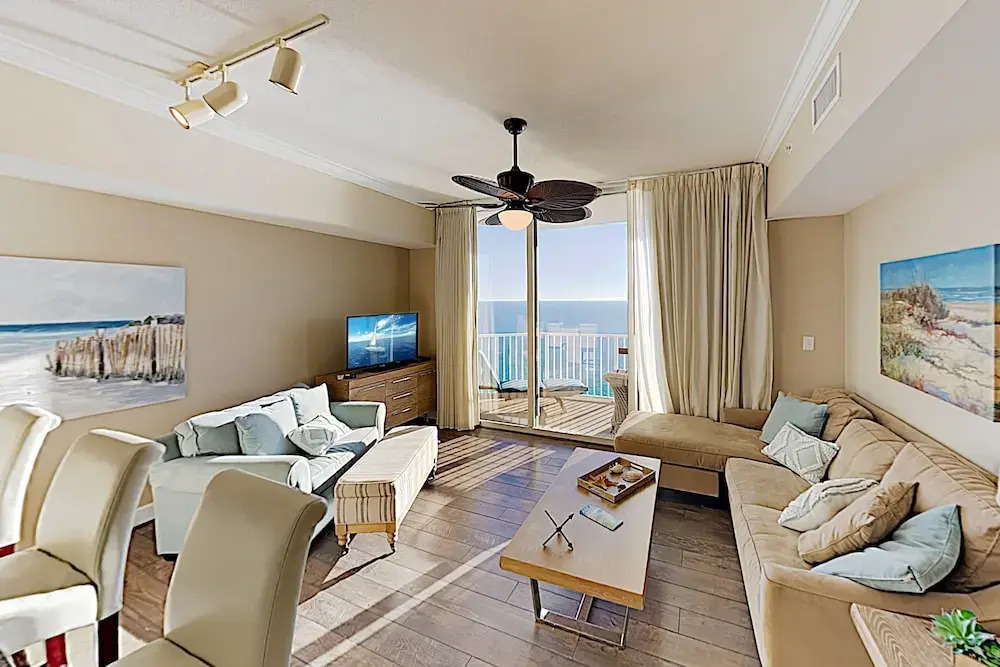 Impeccable Oceanfront W/ Pools & Huge Gym 1 Bedroom Condo