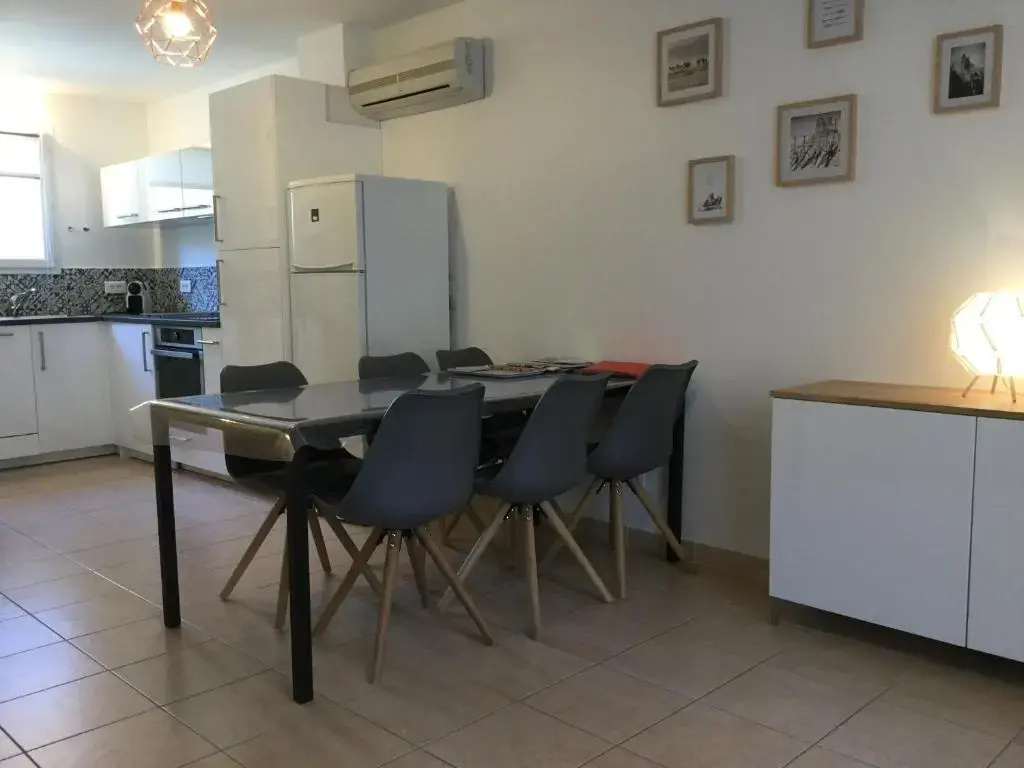 pleasant gîte, with collective heated swimming pool, in the heart of the alpilles in mouriès, 4/6 people