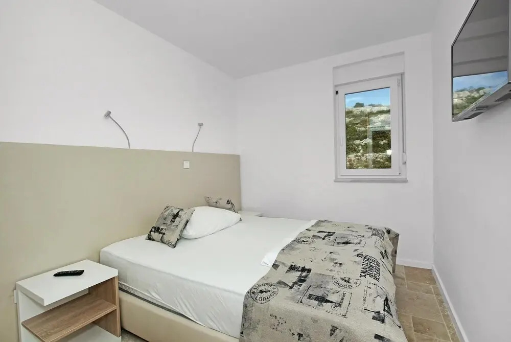 Amazing Home in Sibenik With Wifi and 3 Bedrooms