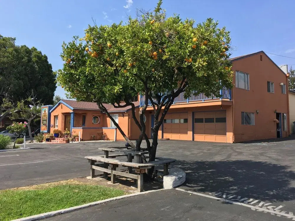 Los Padres Inn