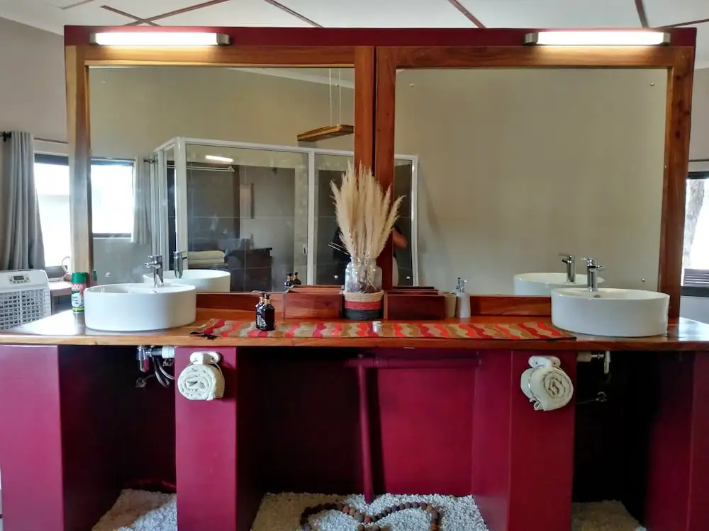 Africa Awaits Lodge