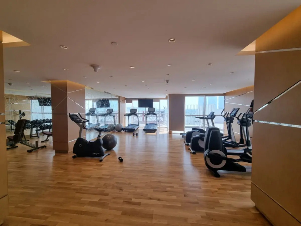 Immaculate 1BR apartment at Carson C