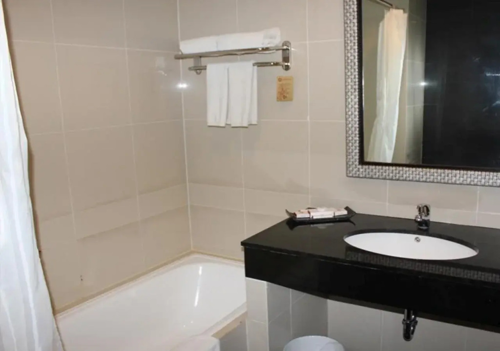 Hakaya Plaza Hotel