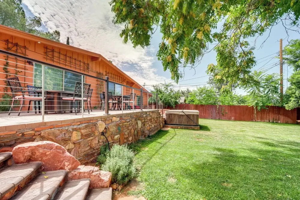 Pet-friendly Sedona Home: Hot Tub, Walk to Trails!