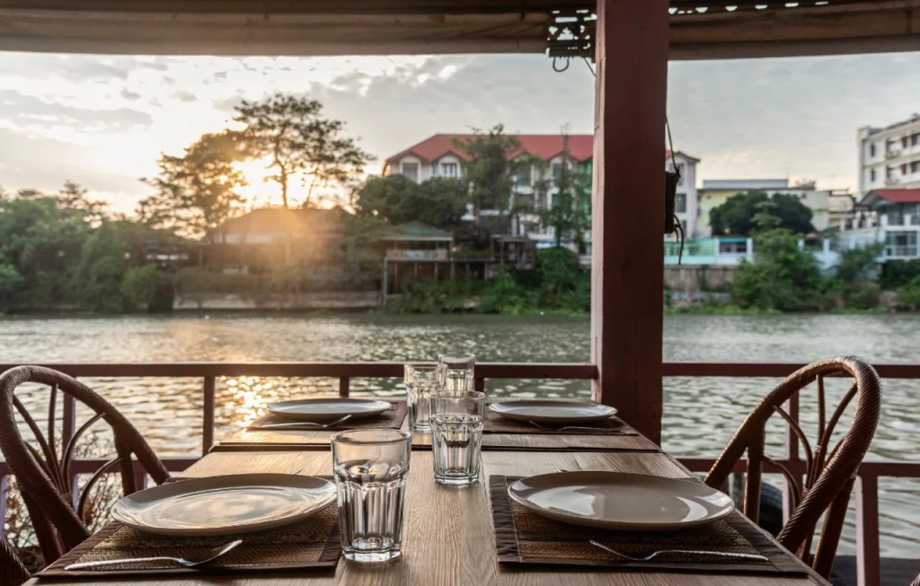 Ayothaya Riverside Hotel