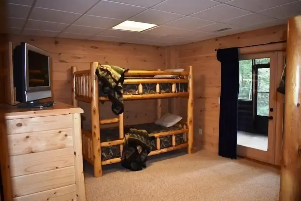 The Three Bear Lodge in Blue Ridge