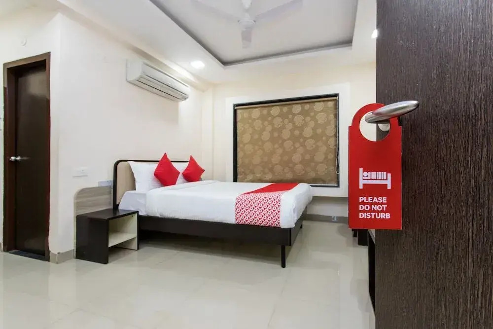 OYO 18440 Shri Ramkrishna Bagh