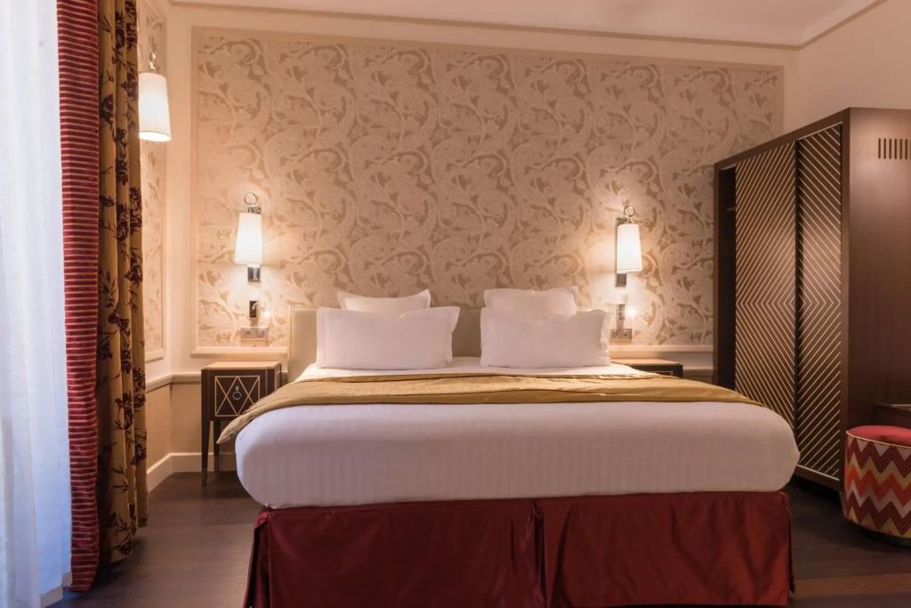 Crystal Hotel