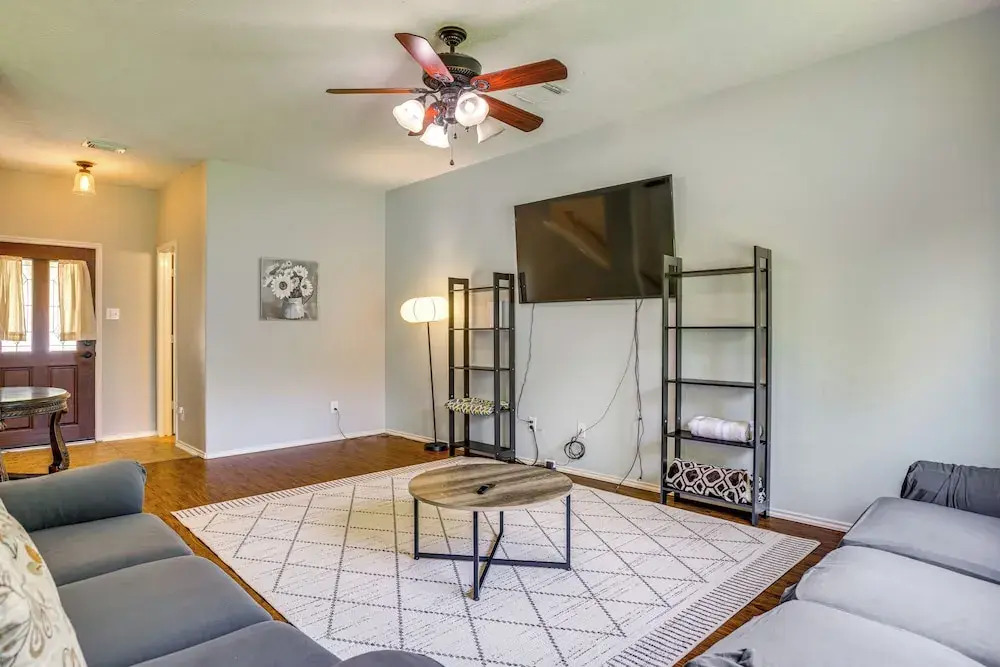 Fish & Hike: Pet-friendly Humble Home w/ Yard